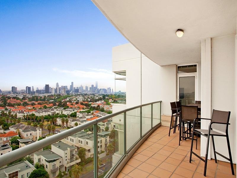 Gallery: 1101/127 Beach Street