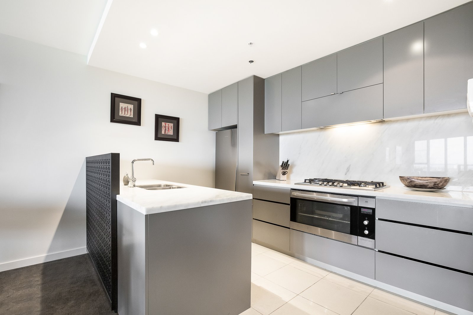 Gallery: 1101/55 Queens Road