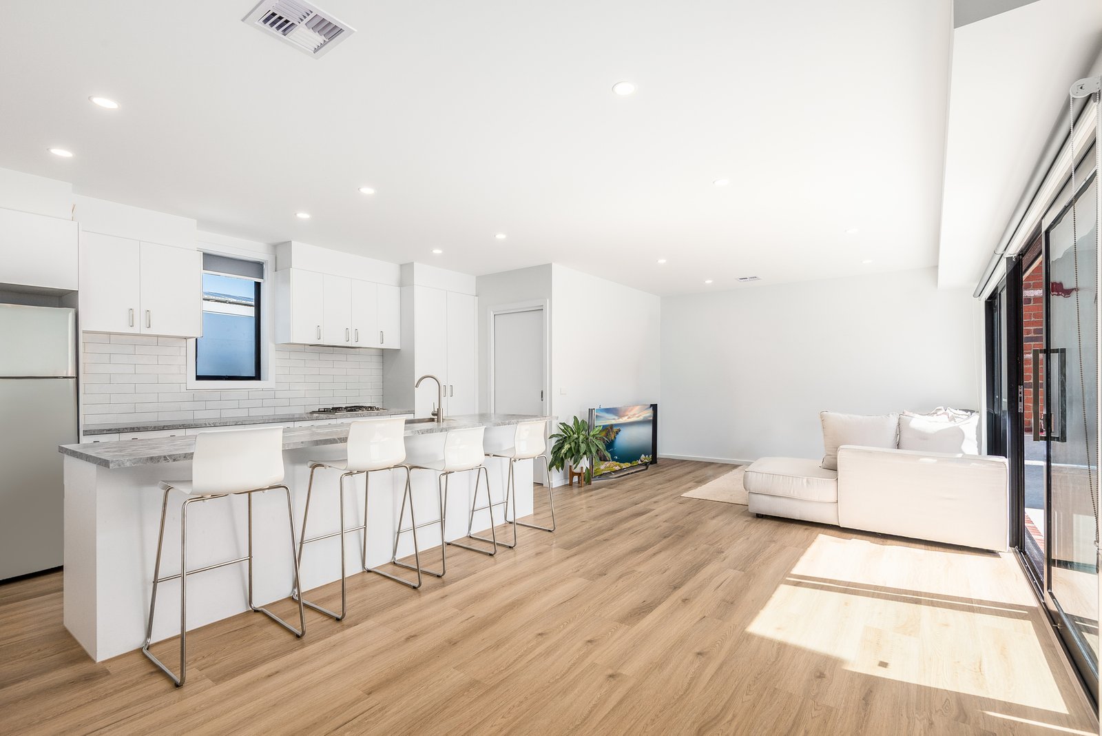 Gallery: 1/102 Helms Street