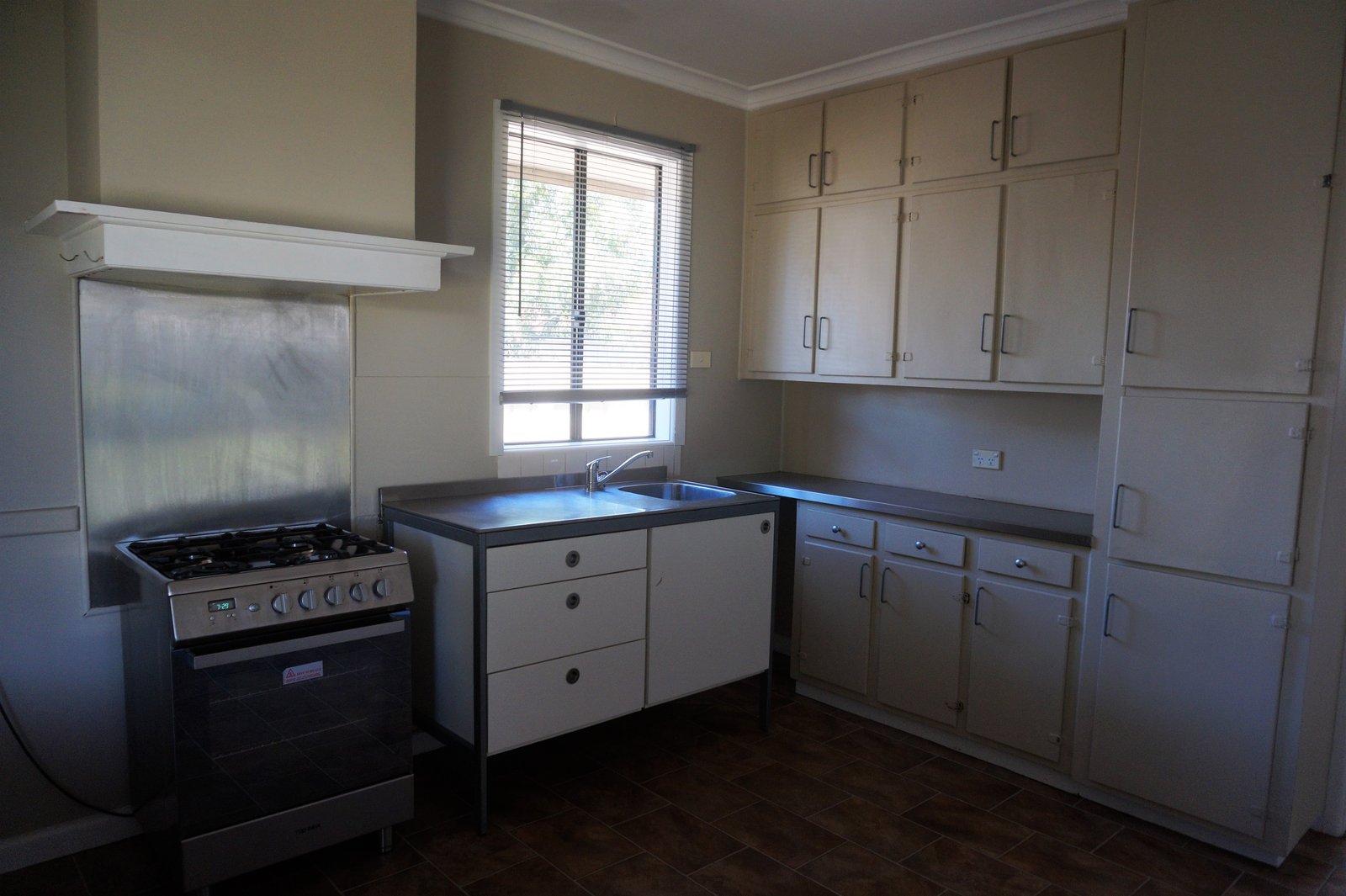 Gallery: 1/102 St Albans Road