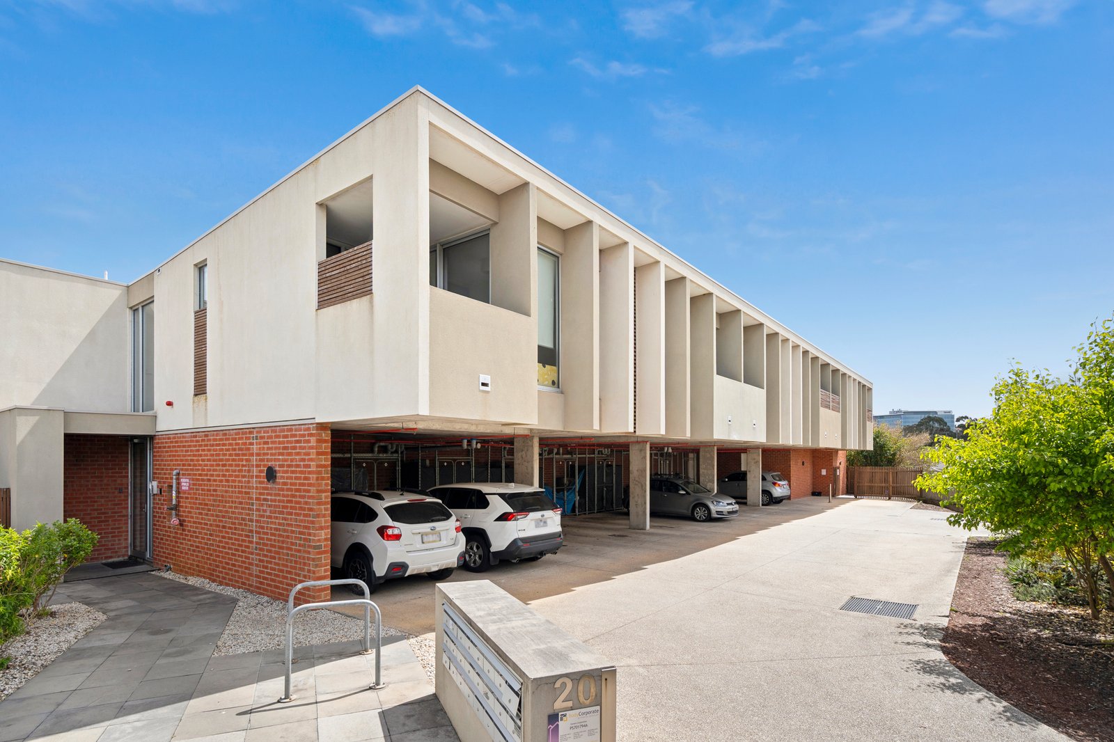 Photos: 110/20 Ficinia Mews