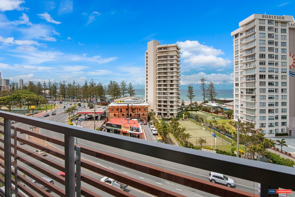 1102/1 OCEAN Street BURLEIGH HEADS 8