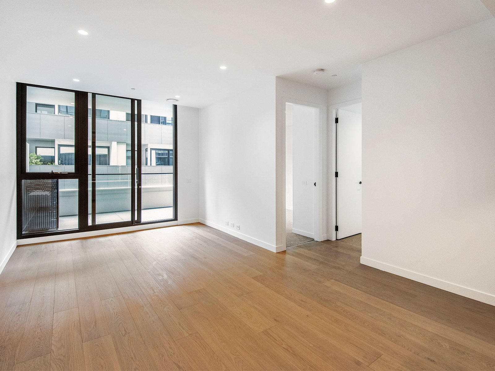 Gallery: 110/216 Bay Road