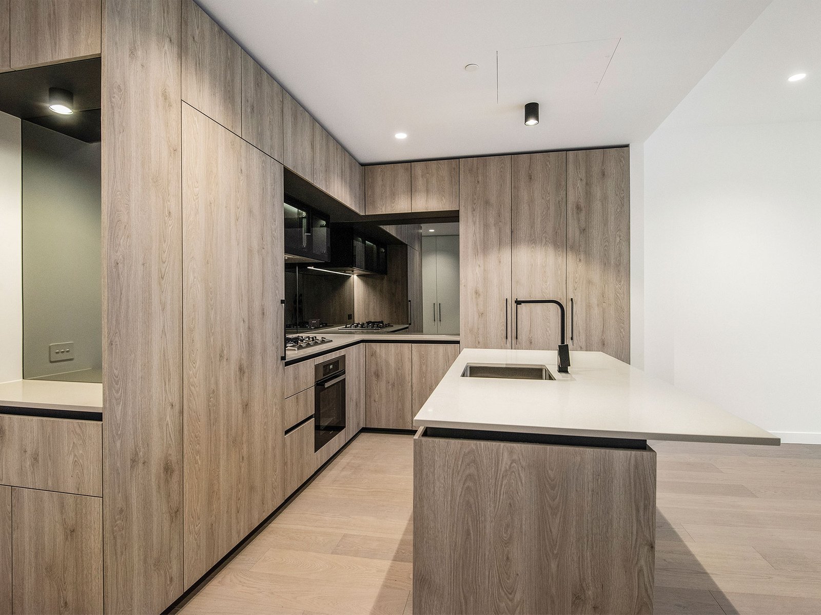 Gallery: 110/216 Bay Road
