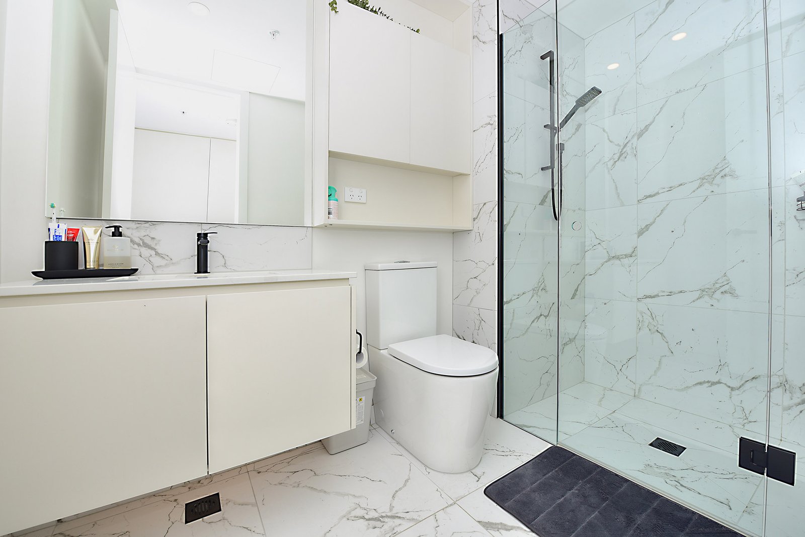 Gallery: 110/220 Chapel Road