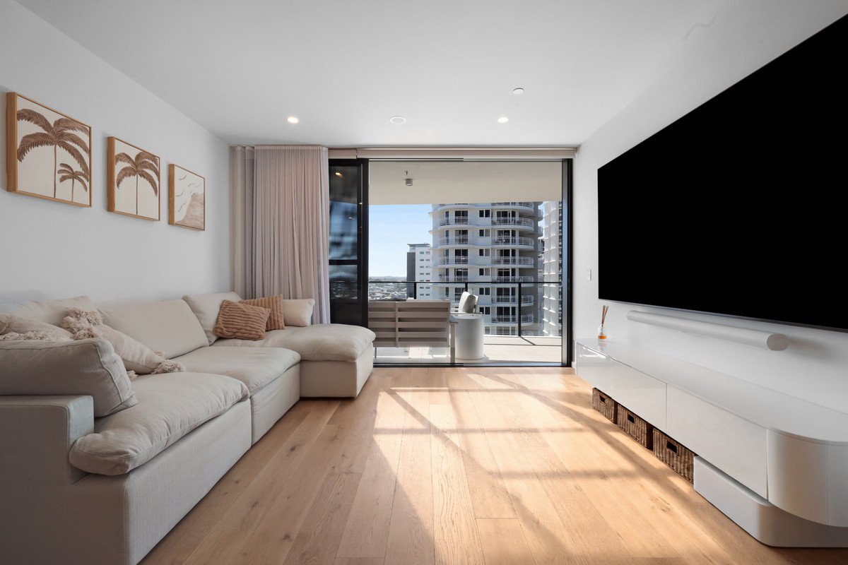 1102/6 Second Avenue Burleigh Heads 10