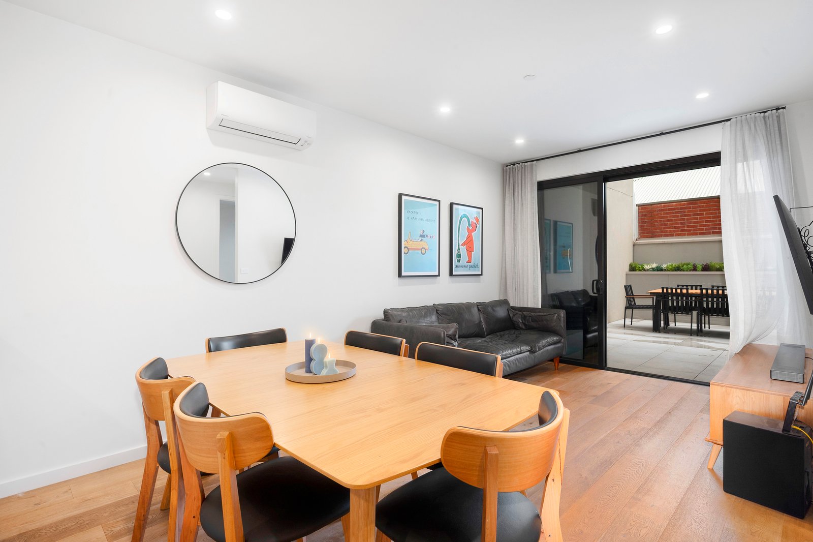 Gallery: 110/285 Neerim Road