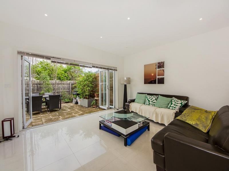 Gallery: 1/103 Blackwood Street