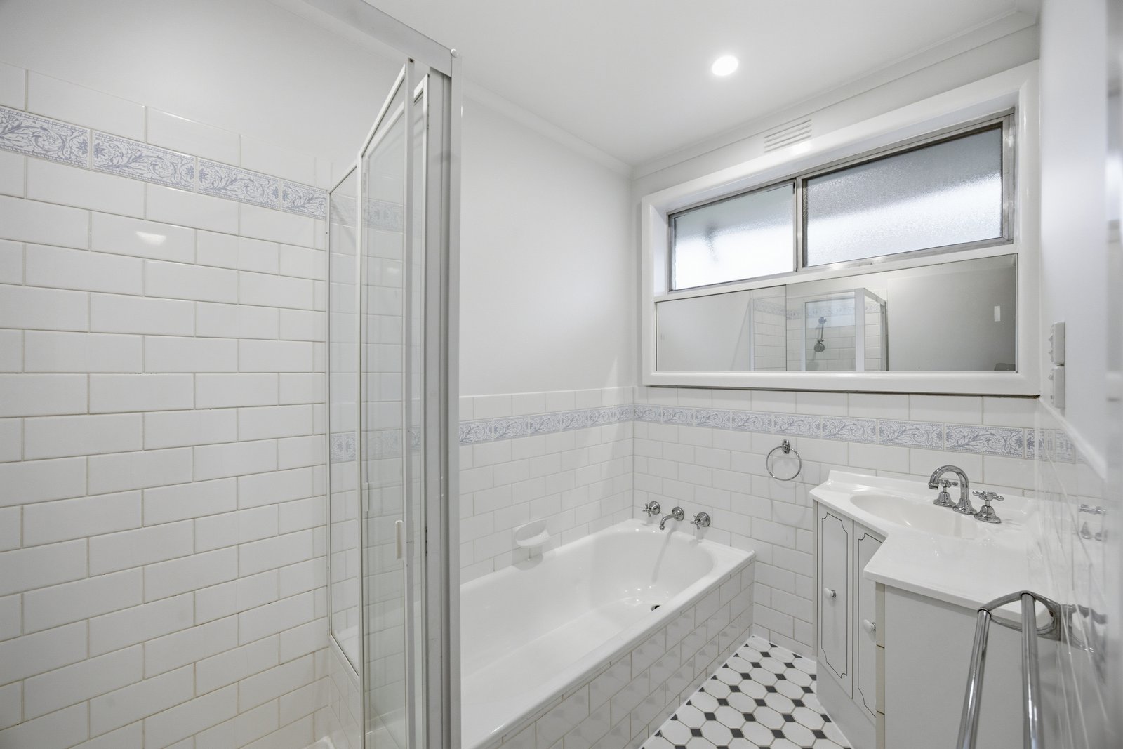 Gallery: 1/103 Middlesex Road