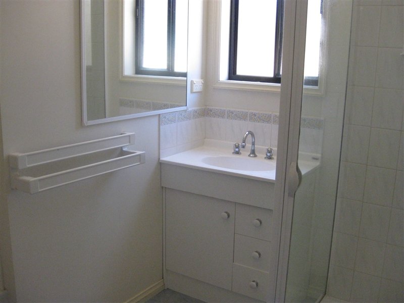 1/103 Osborne Street FLORA HILL 4