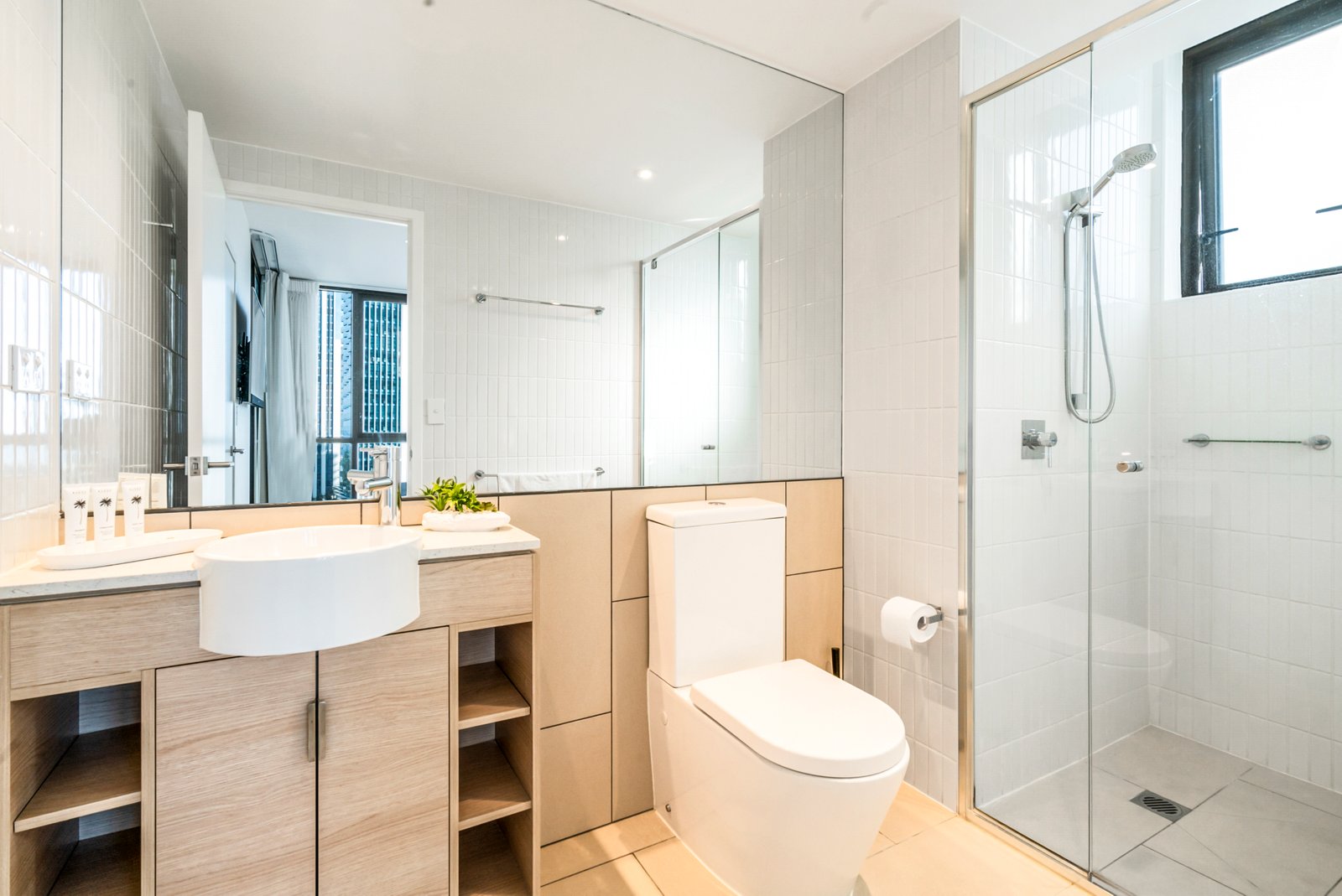 1103/2663 Gold Coast Highway BROADBEACH 8