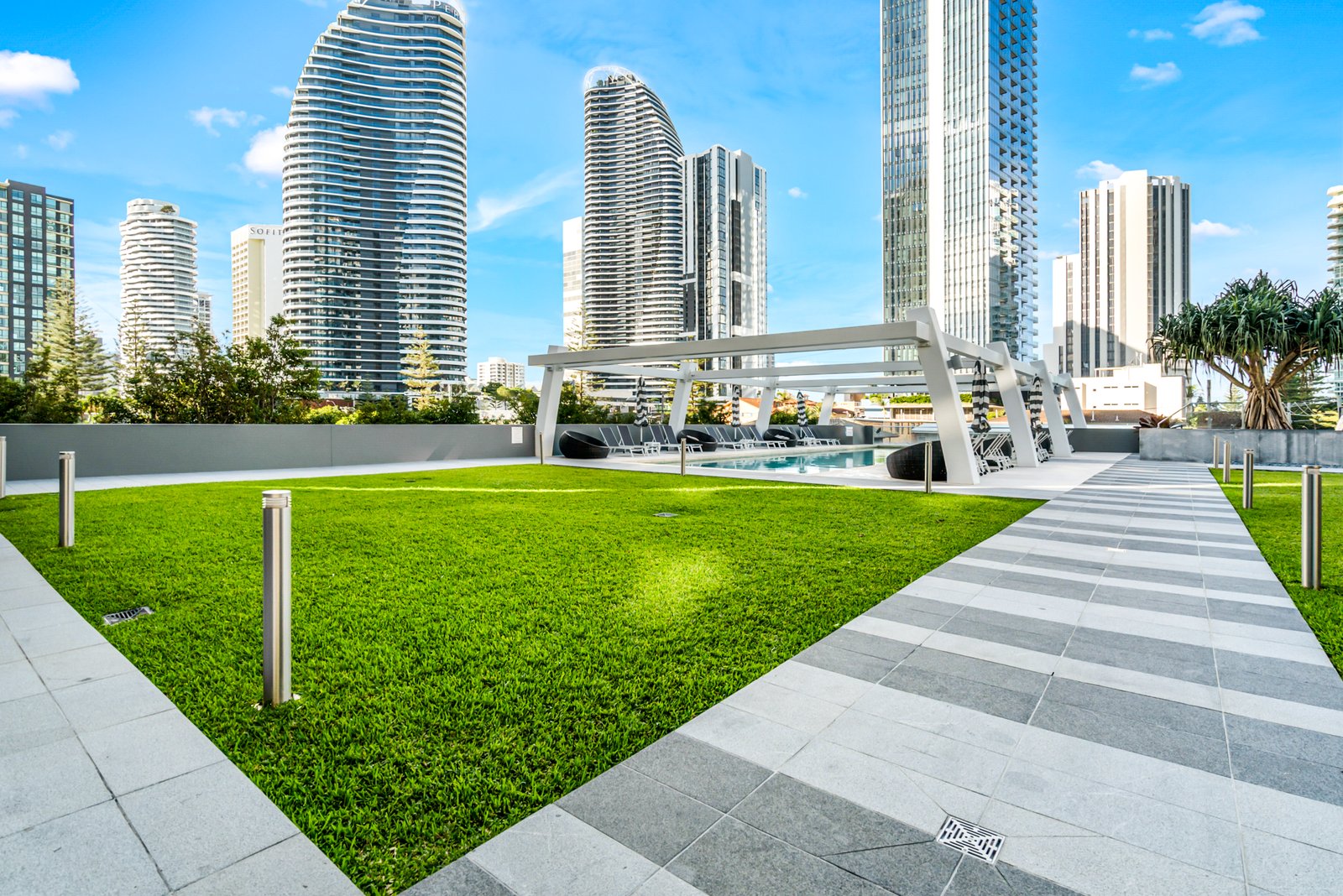 1103/2663 Gold Coast Highway BROADBEACH 11