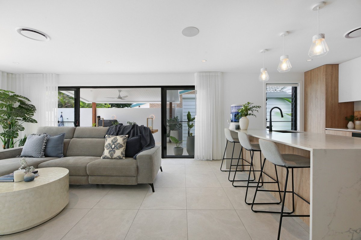 1/104 Christine Avenue Burleigh Waters 4