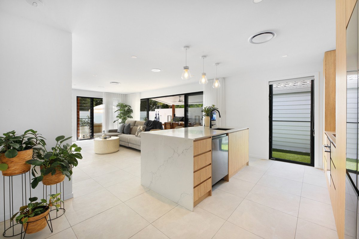 1/104 Christine Avenue Burleigh Waters 5