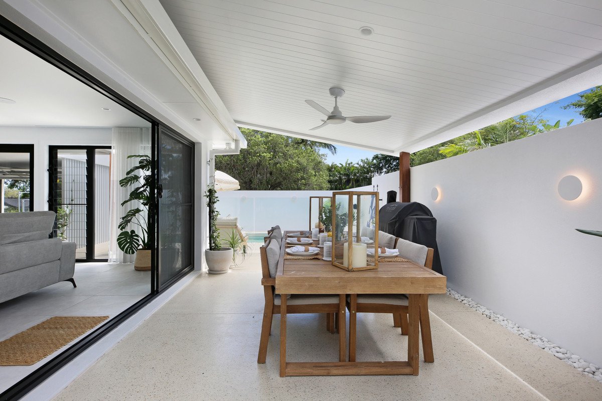 1/104 Christine Avenue Burleigh Waters 8