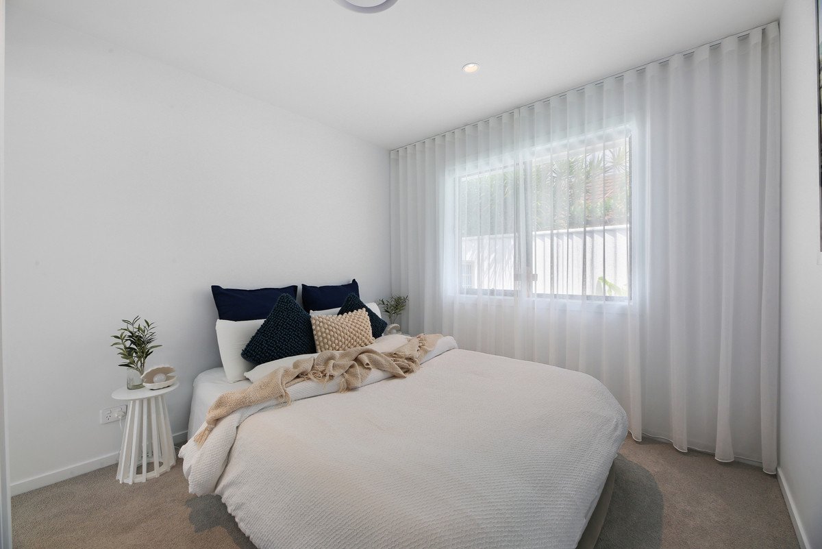 1/104 Christine Avenue Burleigh Waters 13