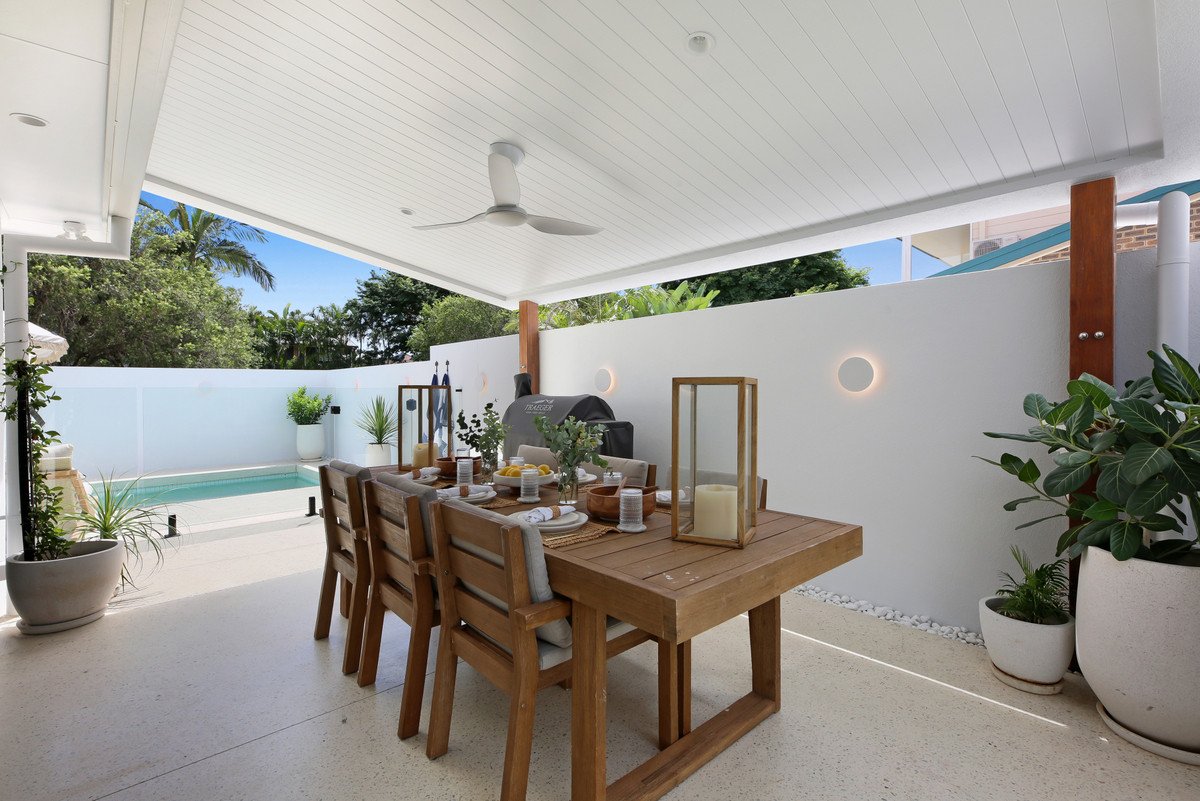 1/104 Christine Avenue Burleigh Waters 16