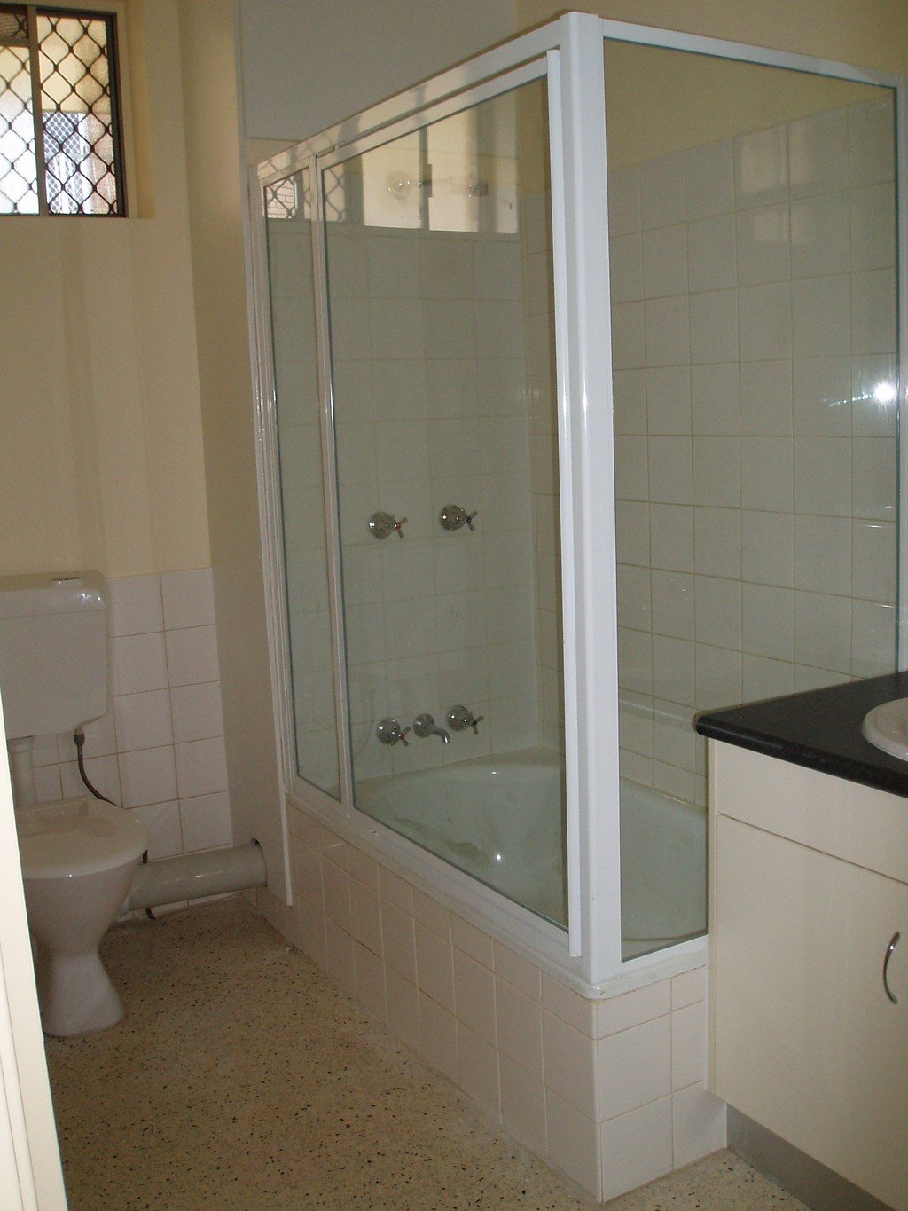 1/104 Stoneleigh Street LUTWYCHE 4