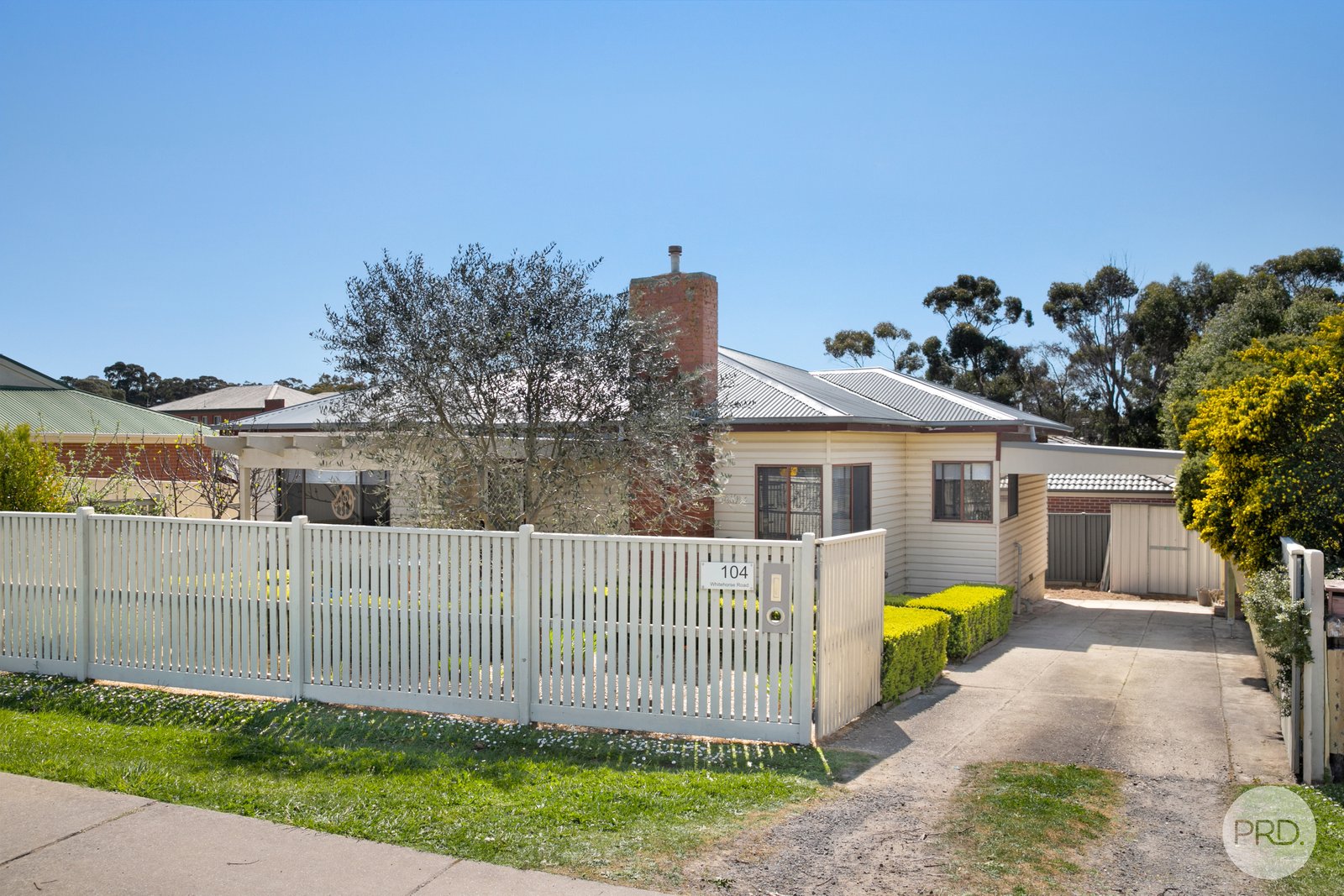 1/104 Whitehorse Road MOUNT CLEAR 1