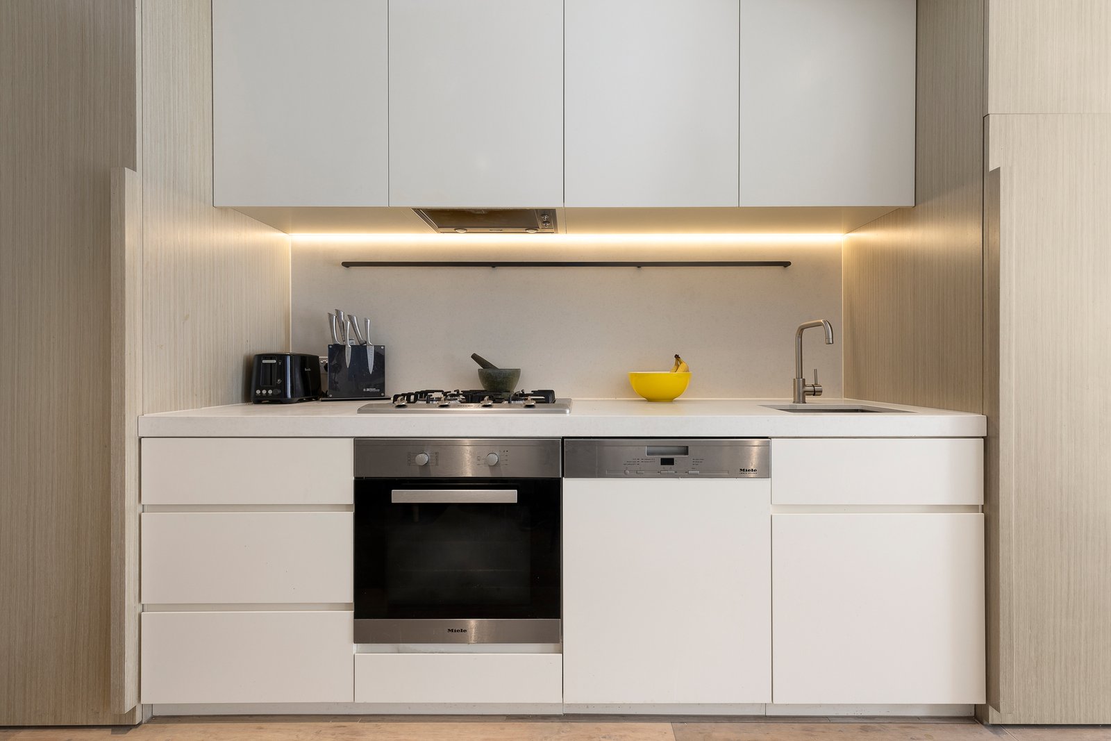 Gallery: 1104/450 St Kilda Road