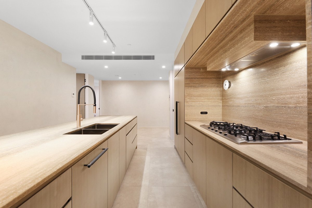 1104/58 THE Esplanade Burleigh Heads 4