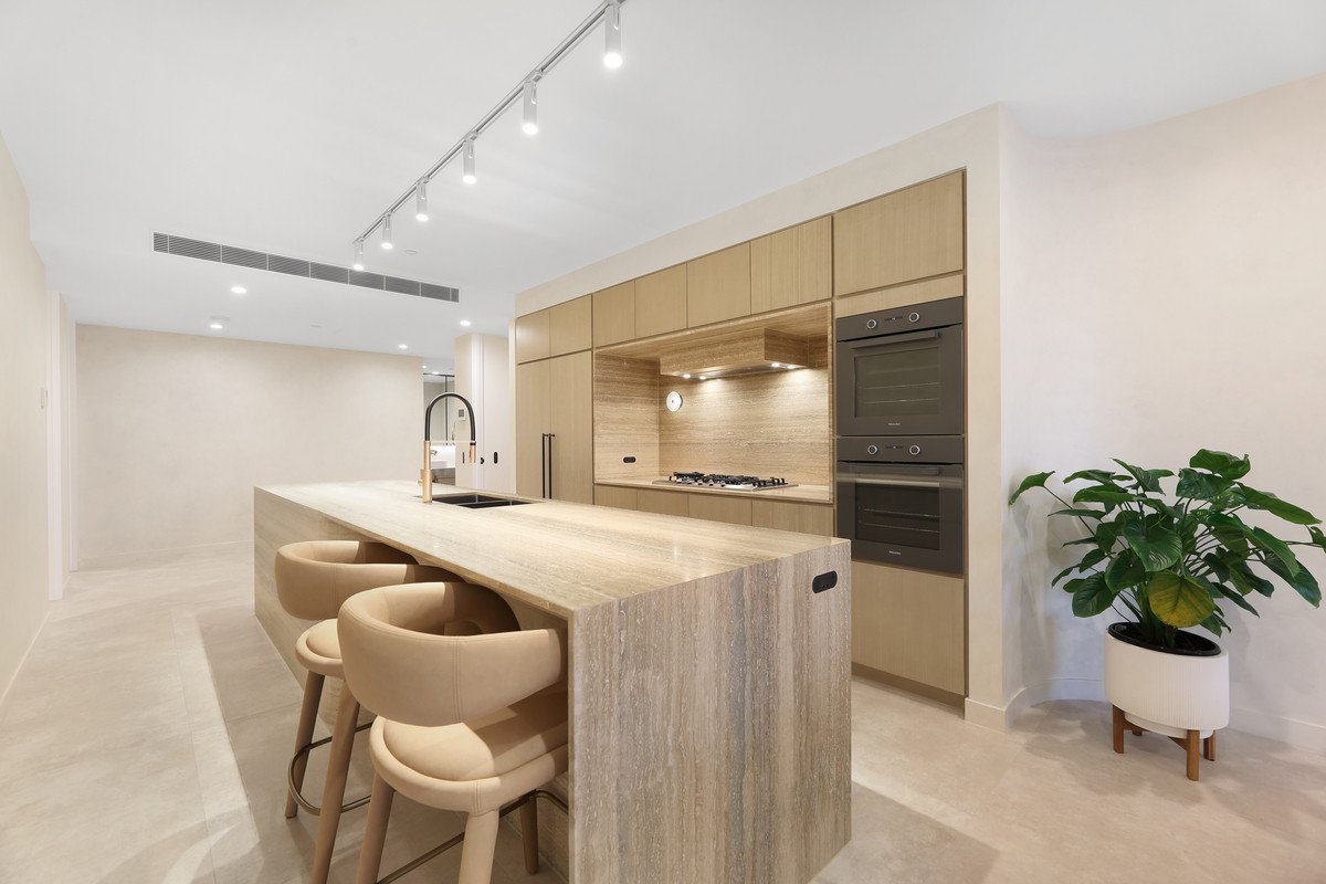 1104/58 THE Esplanade Burleigh Heads 6