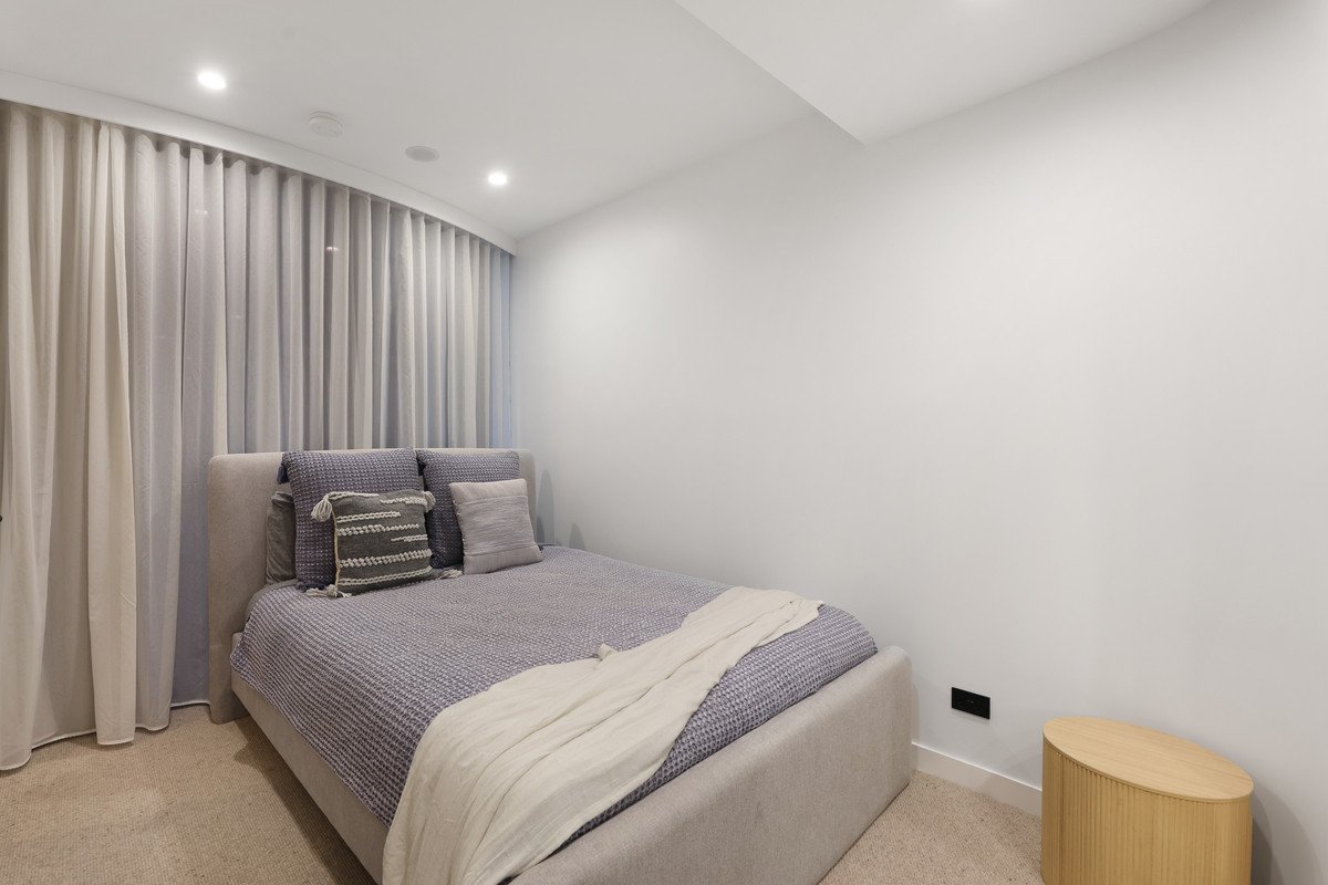 1104/58 THE Esplanade Burleigh Heads 24