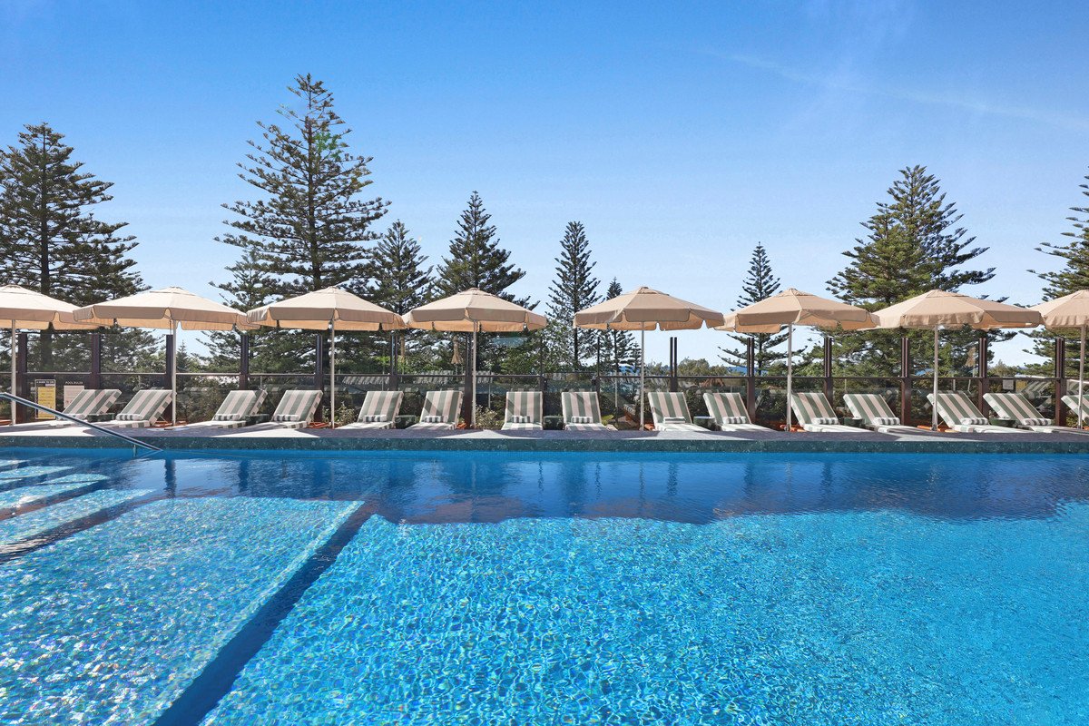 1104/58 THE Esplanade Burleigh Heads 35