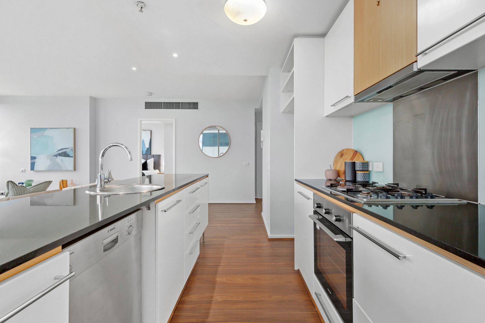 Gallery: 1104/82 Queens Road