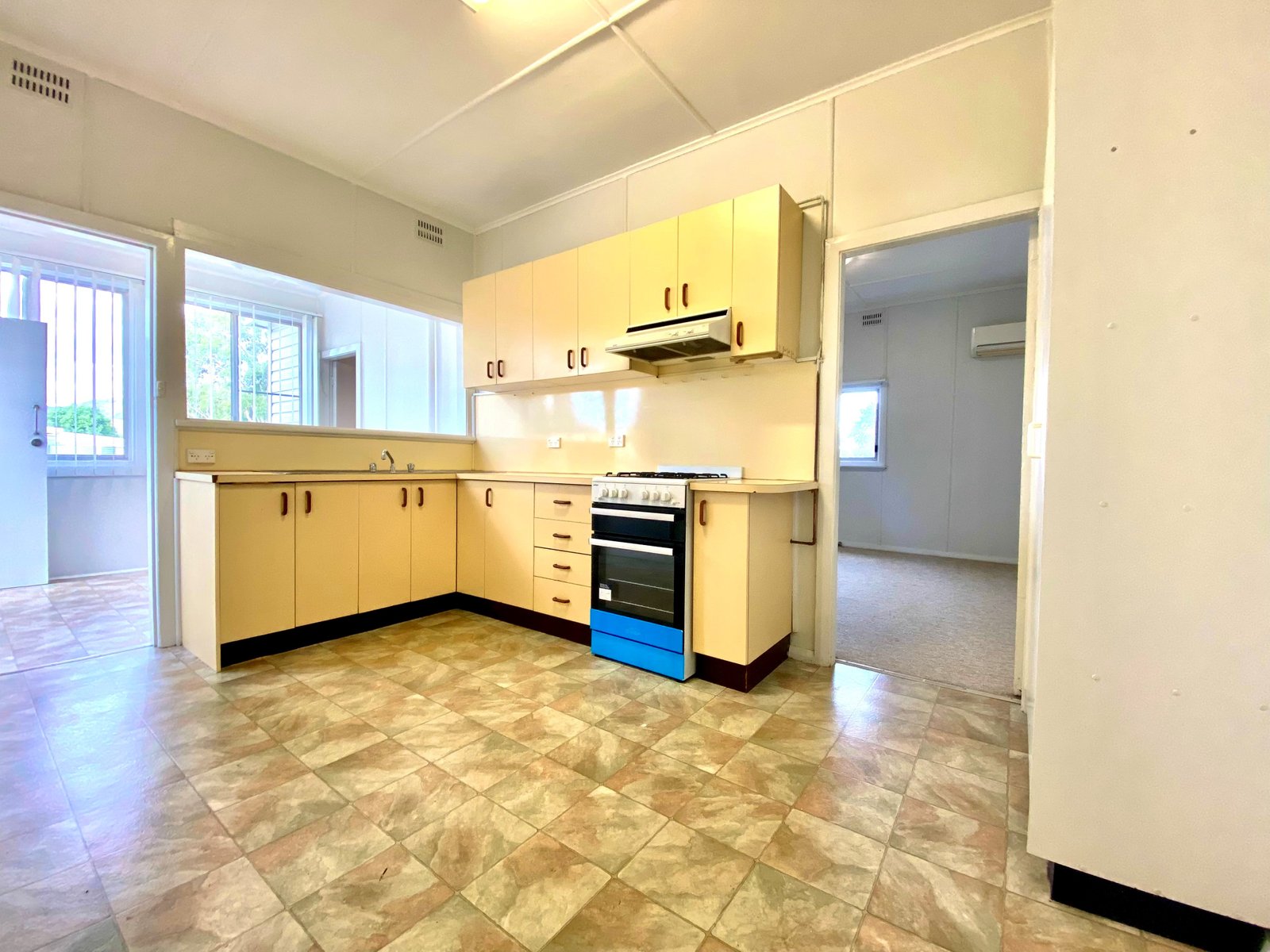 1/1049 Armidale Road TAMWORTH 2