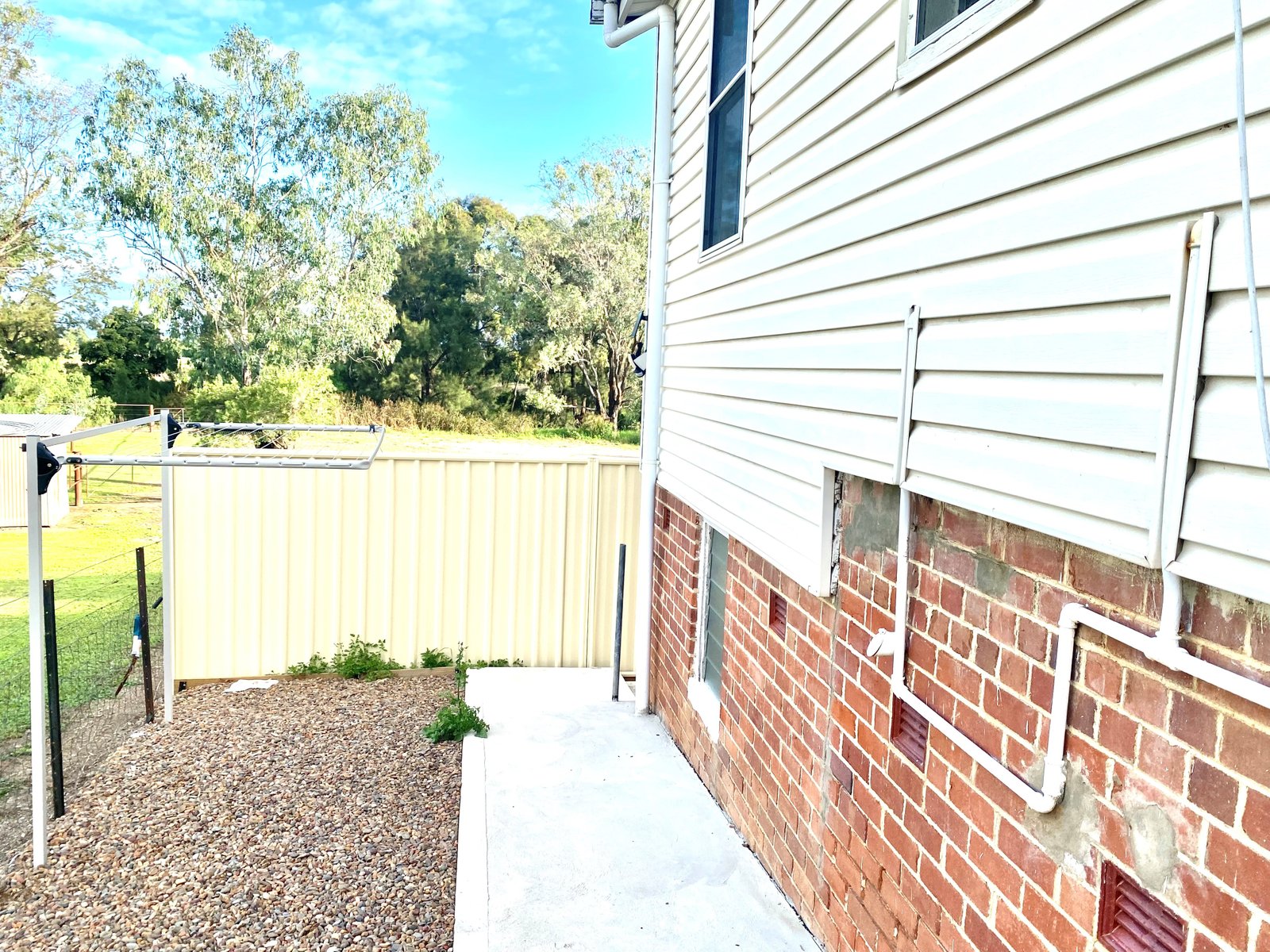 1/1049 Armidale Road TAMWORTH 9