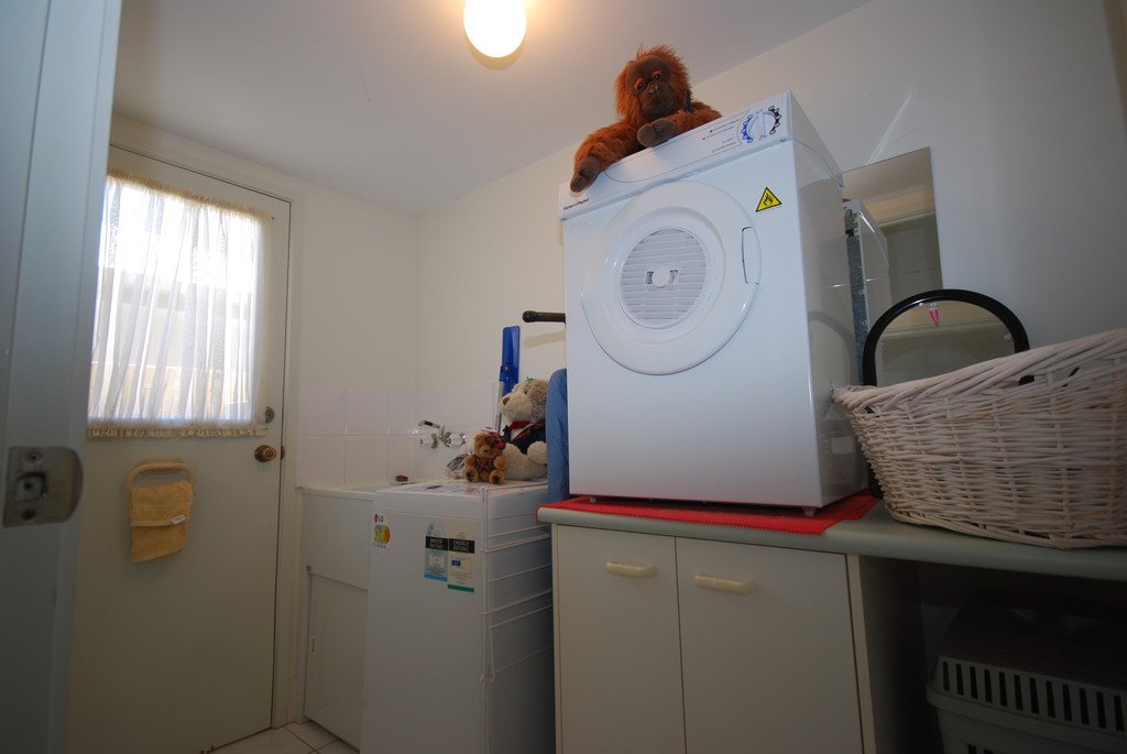 1/105 Nobby Parade MIAMI 6