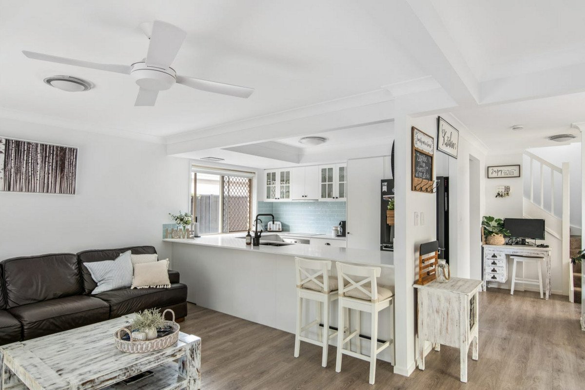 1/105 Nobby Parade MIAMI 3