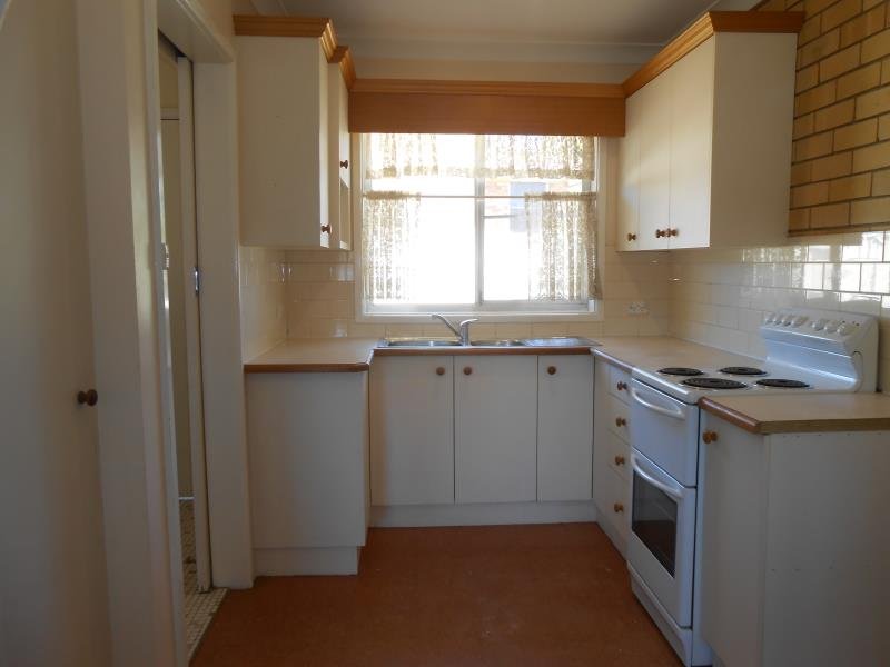 1/105 Robert Street TAMWORTH 2