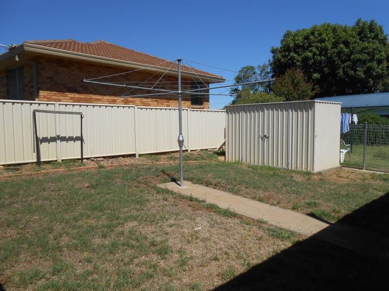 1/105 Robert Street TAMWORTH 6