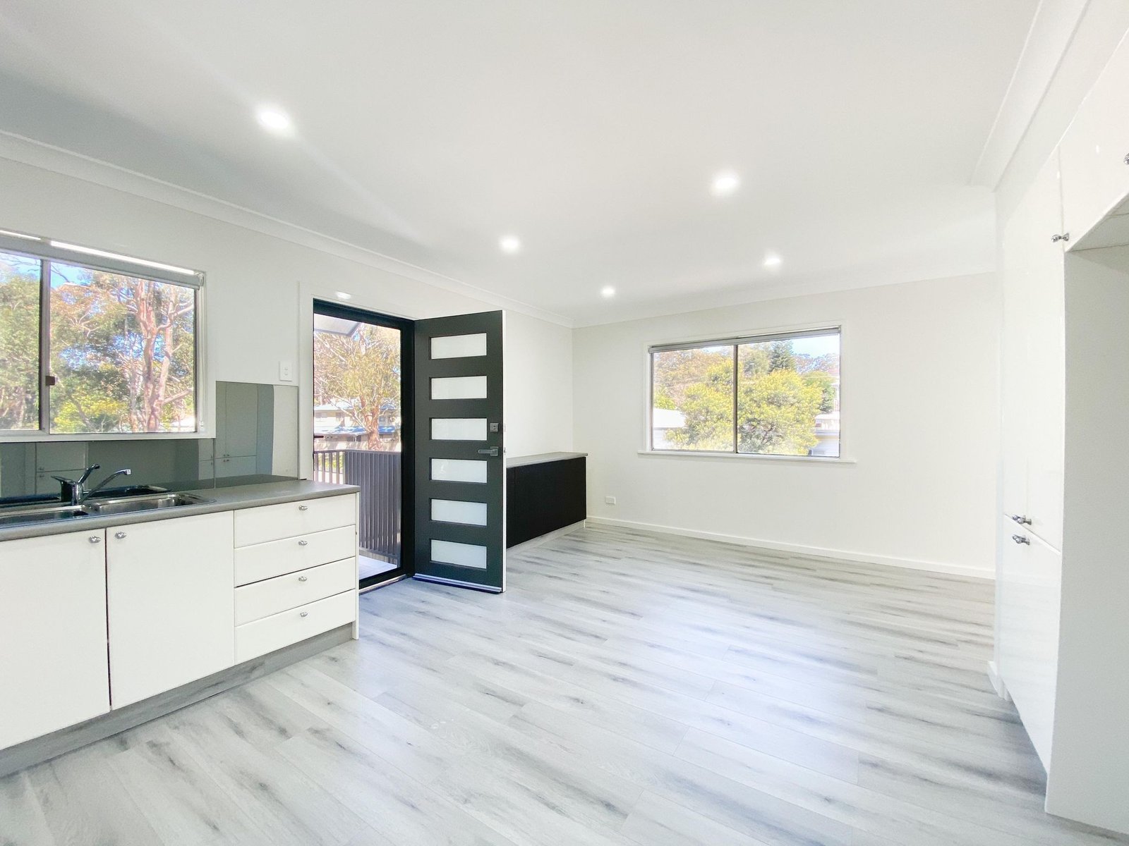 1/105 Stockton Street NELSON BAY 9