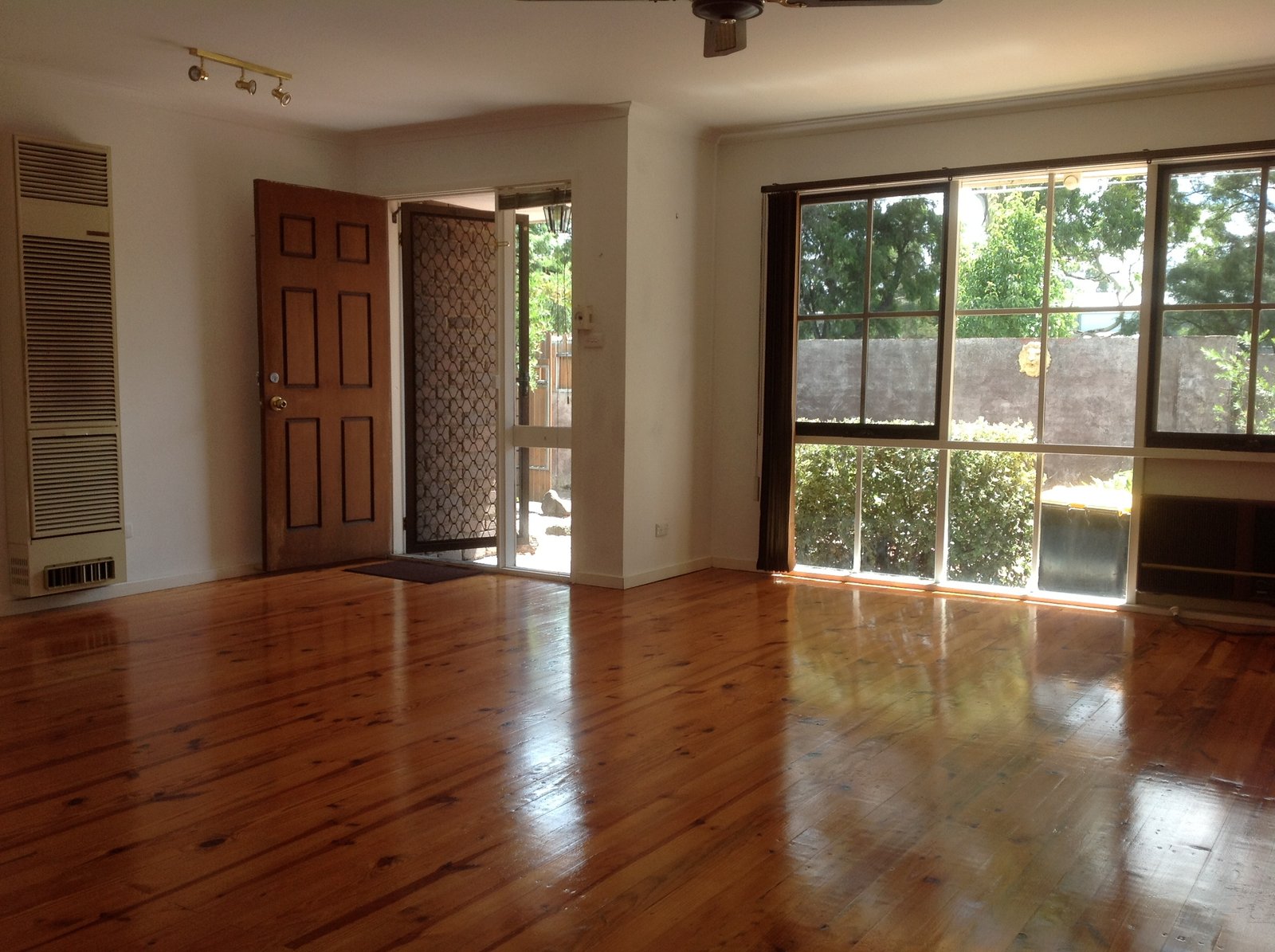 Gallery: 1/106 Bernard Street