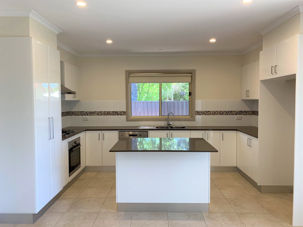 1/106 Gibraltar Street BUNGENDORE 2