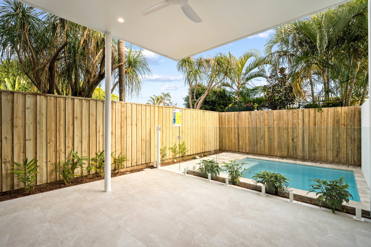 1/106 Sunshine Parade Miami 4