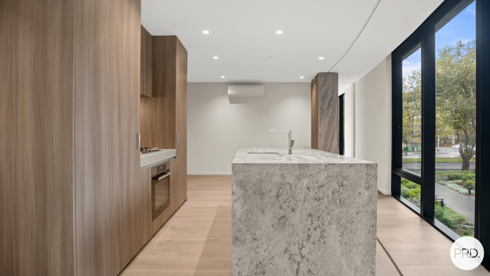 110/605 St Kilda Road MELBOURNE 1