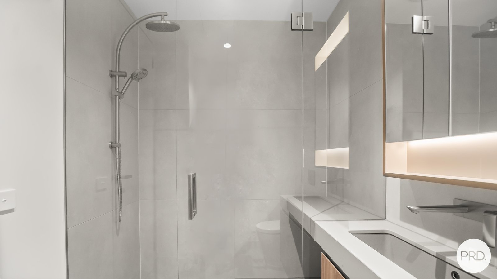 110/605 St Kilda Road MELBOURNE 8