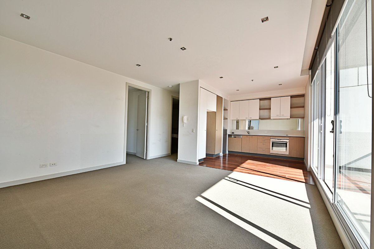 Gallery: 1106/12 Yarra Street