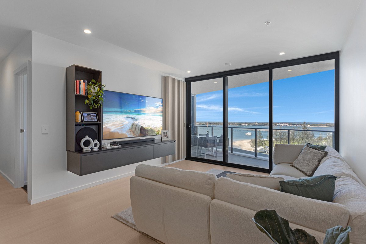 1106/180 Marine Parade Labrador 4