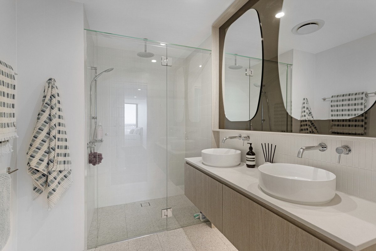 1106/180 Marine Parade Labrador 6