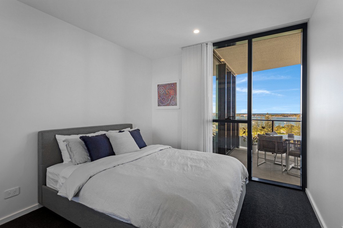 1106/180 Marine Parade Labrador 7