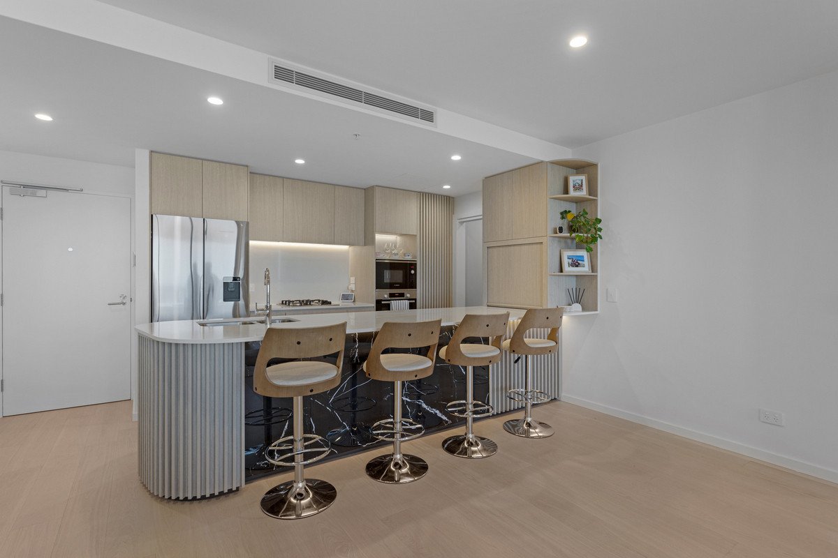 1106/180 Marine Parade Labrador 9