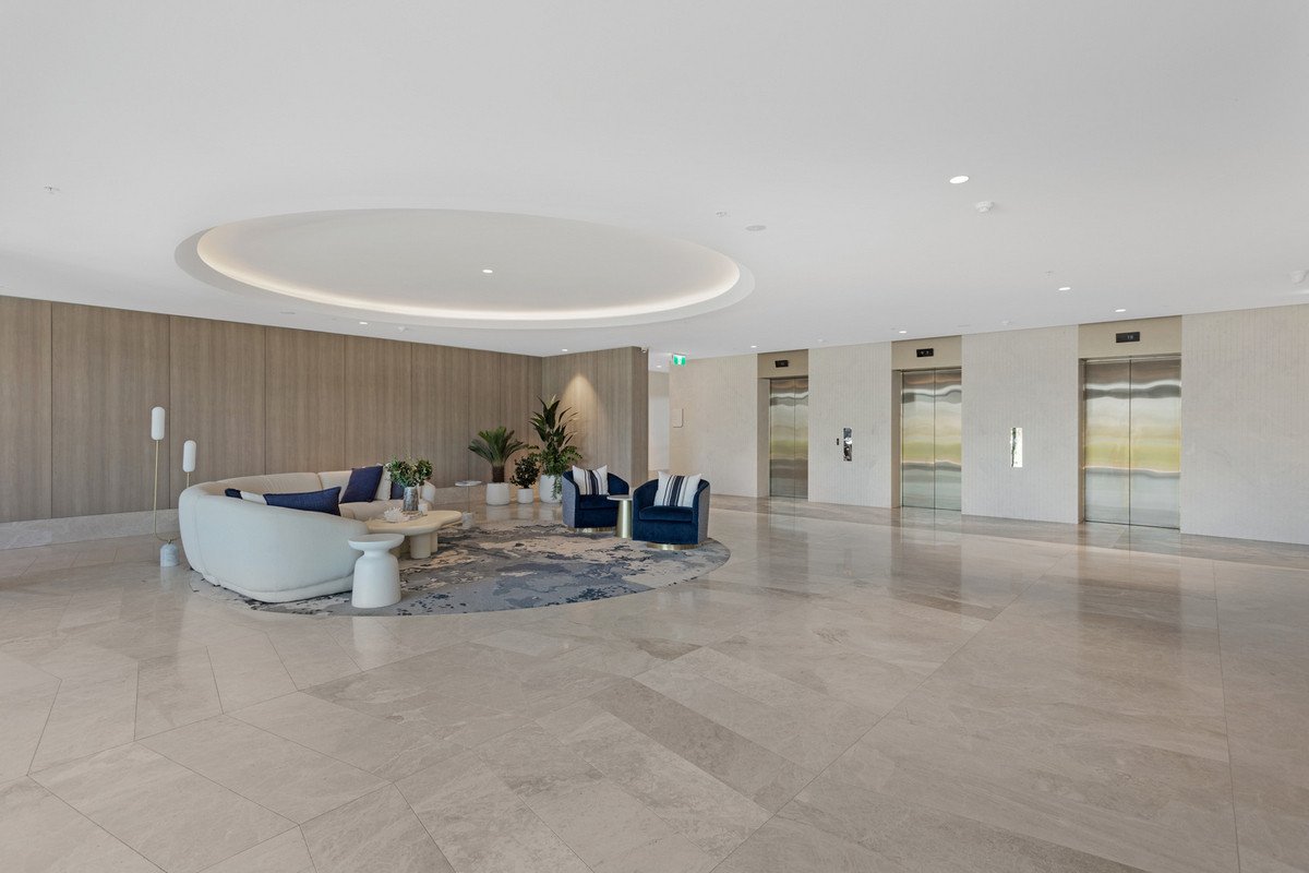 1106/180 Marine Parade Labrador 17