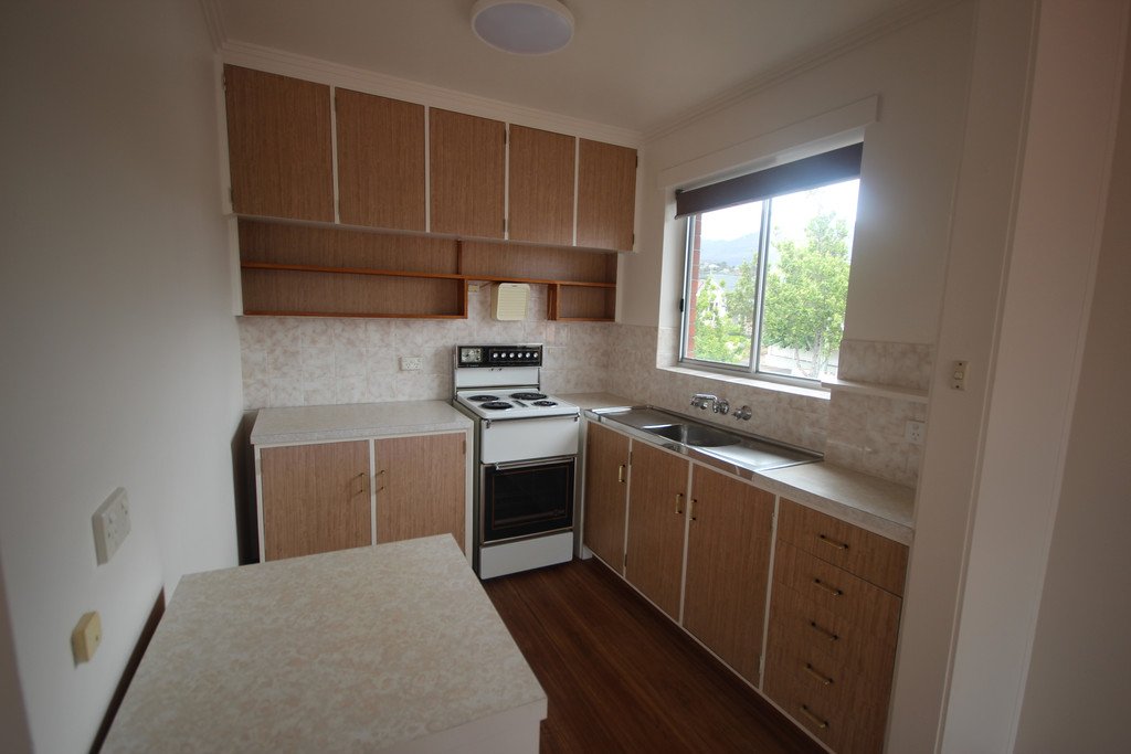 1/107 Montagu Street NEW TOWN 3