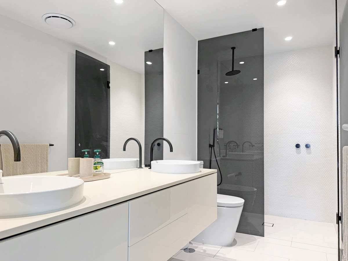 1108/1328 Gold Coast Highway Palm Beach 7