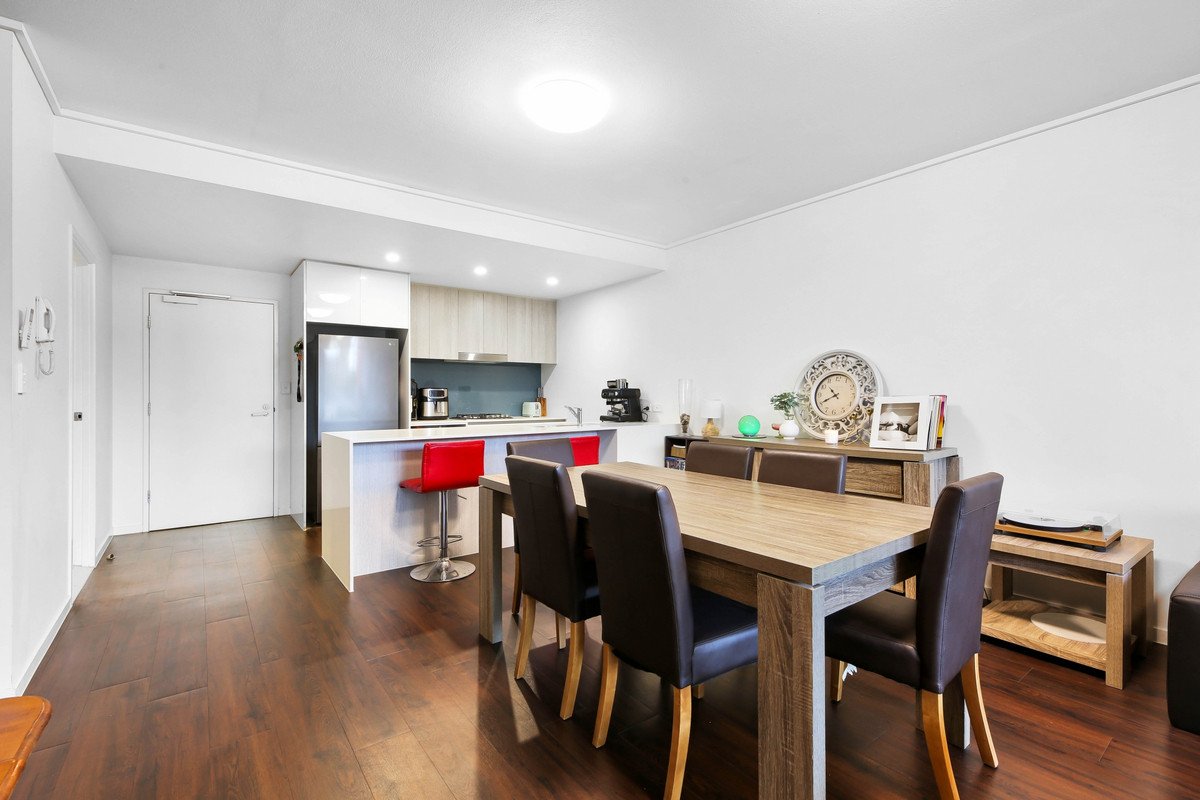 1108/42 Laver Drive Robina 9